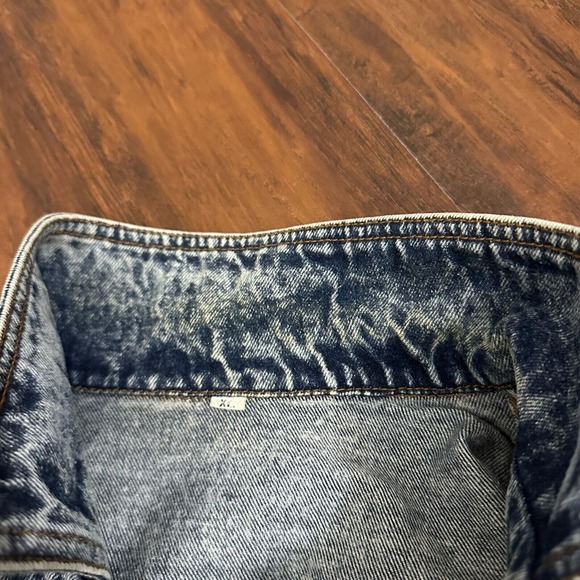 Vintage 80s THUMBS UP T.M. Distressed Trucker Jean Jacket in Blue - Picture 10 of 11